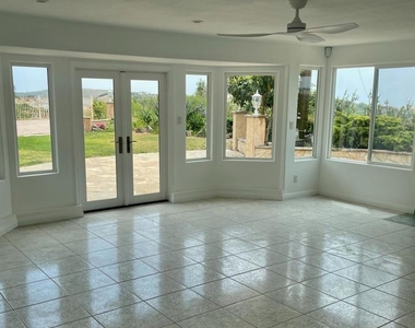 1148 Colina Vista - Photo Thumbnail 14