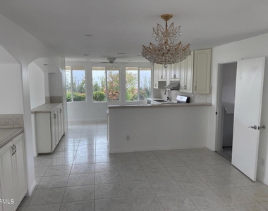 1148 Colina Vista - Photo Thumbnail 4