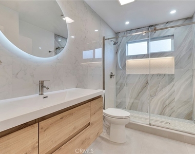7841 W 83rd - Photo Thumbnail 32