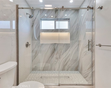 7841 W 83rd - Photo Thumbnail 33