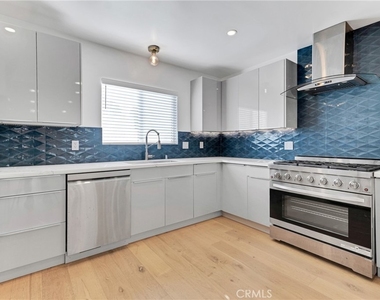 7841 W 83rd - Photo Thumbnail 16