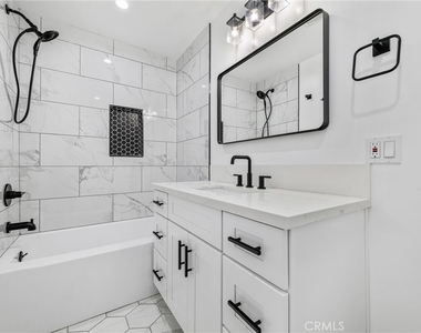5706 Burnet Avenue - Photo Thumbnail 6