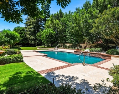 22231 Romar Street - Photo Thumbnail 15