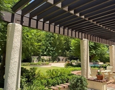 22231 Romar Street - Photo Thumbnail 11