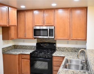 28492 Herrera Street - Photo Thumbnail 8