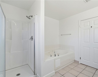 9245 Woodman - Photo Thumbnail 28