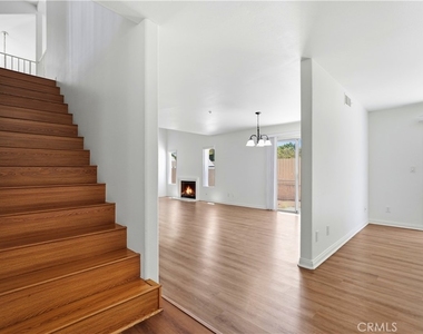 9245 Woodman - Photo Thumbnail 9