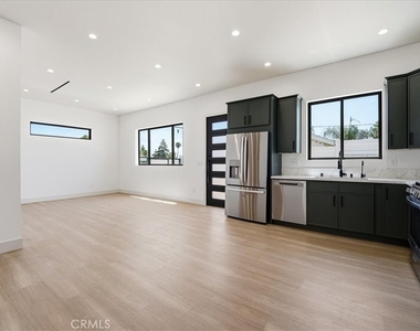 14902 Hubbard - Photo Thumbnail 9