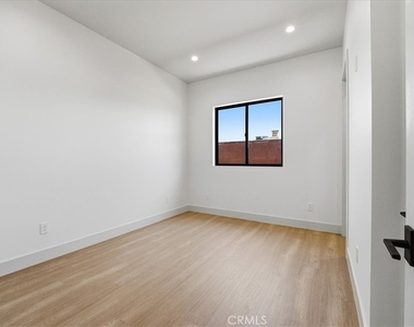 14902 Hubbard - Photo Thumbnail 11