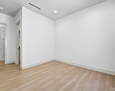 14902 Hubbard - Photo Thumbnail 25