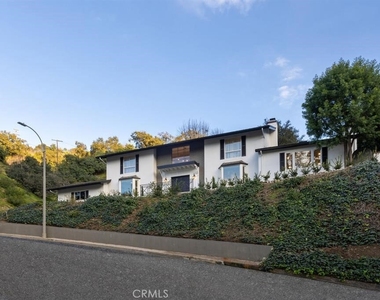 3217 Longridge - Photo Thumbnail 23