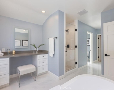 3217 Longridge - Photo Thumbnail 14