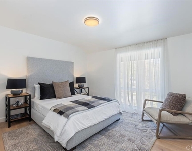 3217 Longridge - Photo Thumbnail 18