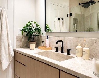 3217 Longridge - Photo Thumbnail 10