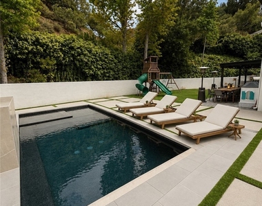 3217 Longridge - Photo Thumbnail 26