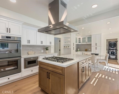 3217 Longridge - Photo Thumbnail 1