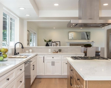 3217 Longridge - Photo Thumbnail 7