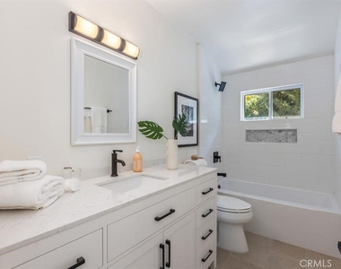 3217 Longridge - Photo Thumbnail 20