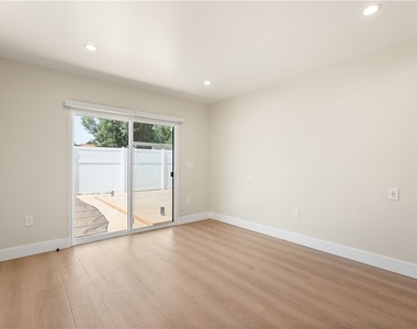 18921 Keswick Street - Photo Thumbnail 11