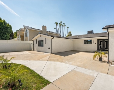 18921 Keswick Street - Photo Thumbnail 1