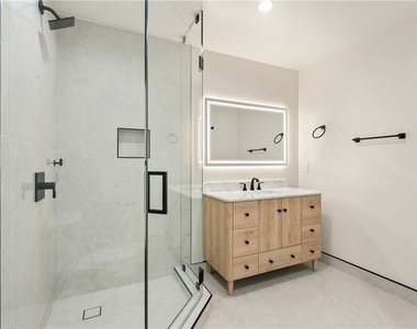 18921 Keswick Street - Photo Thumbnail 13