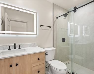 18921 Keswick Street - Photo Thumbnail 16