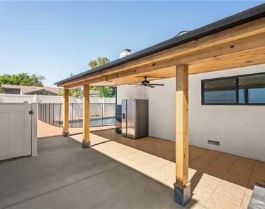 18921 Keswick Street - Photo Thumbnail 19