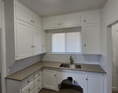 5740 California - Photo Thumbnail 15