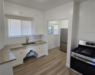 5740 California - Photo Thumbnail 16