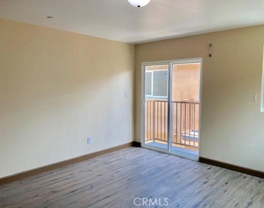 3534 W 67th Street - Photo Thumbnail 11