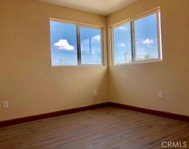 3534 W 67th Street - Photo Thumbnail 9