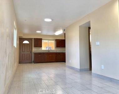 3534 W 67th Street - Photo Thumbnail 5