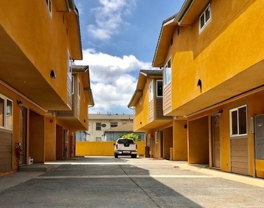 3534 W 67th Street - Photo Thumbnail 1