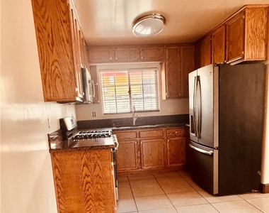 5425 Buchanan - Photo Thumbnail 3