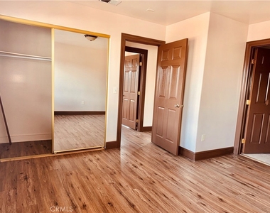 5425 Buchanan - Photo Thumbnail 15