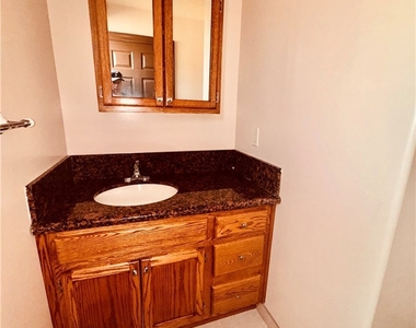 5425 Buchanan - Photo Thumbnail 10