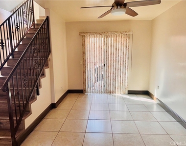 5425 Buchanan - Photo Thumbnail 2