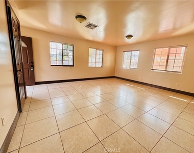 5425 Buchanan - Photo Thumbnail 8
