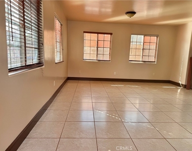 5425 Buchanan - Photo Thumbnail 7
