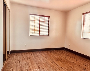 5425 Buchanan - Photo Thumbnail 13