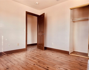 5425 Buchanan - Photo Thumbnail 12