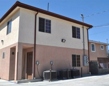 5425 Buchanan - Photo Thumbnail 23