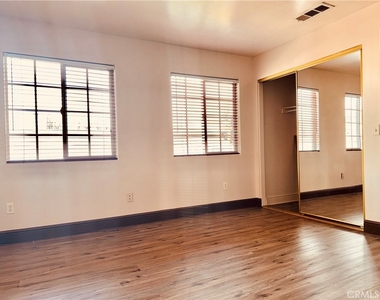 5425 Buchanan - Photo Thumbnail 11