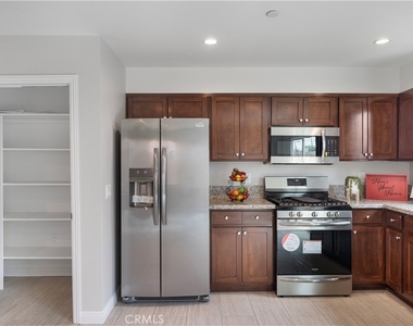 5425 Buchanan - Photo Thumbnail 20