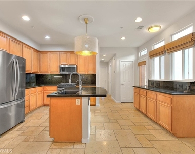 6264 Manzanita Way - Photo Thumbnail 15