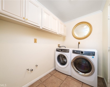 12241 Queensbury - Photo Thumbnail 23