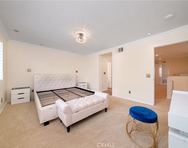 12241 Queensbury - Photo Thumbnail 11
