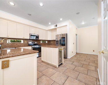 12241 Queensbury - Photo Thumbnail 5