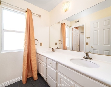 12241 Queensbury - Photo Thumbnail 15