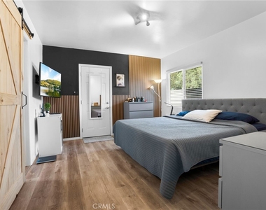 331 E 65th - Photo Thumbnail 14